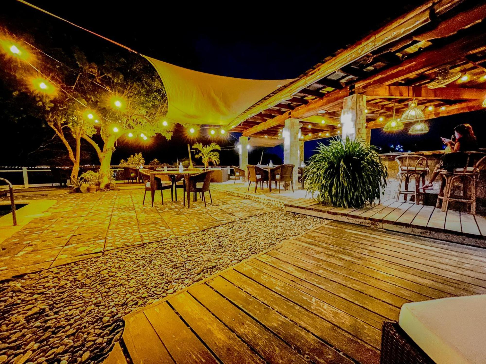 Edgewater Dive&Spa Resort Puerto Galera Exterior foto