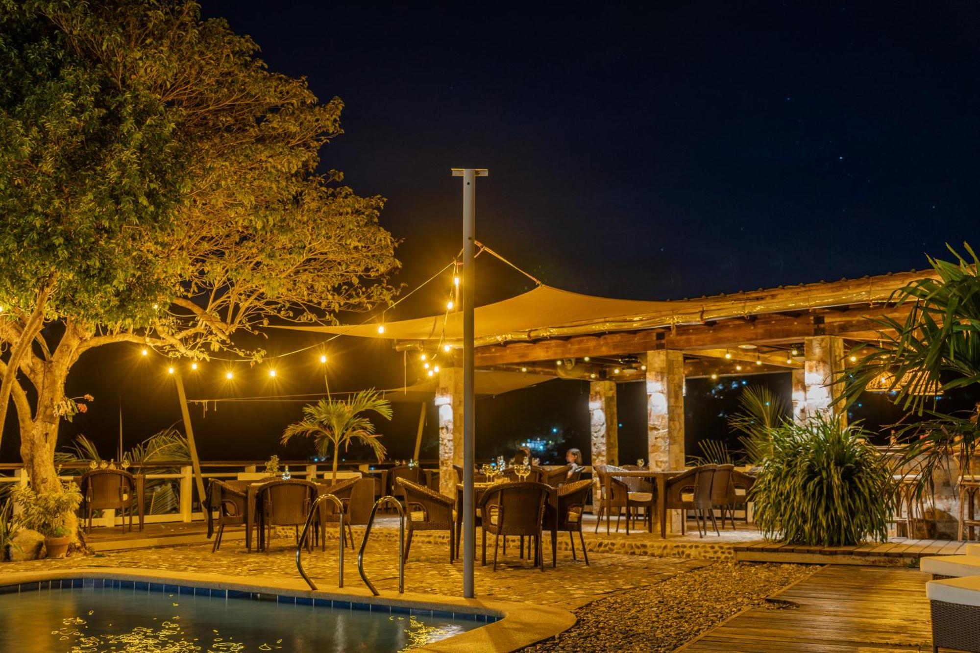 Edgewater Dive&Spa Resort Puerto Galera Exterior foto