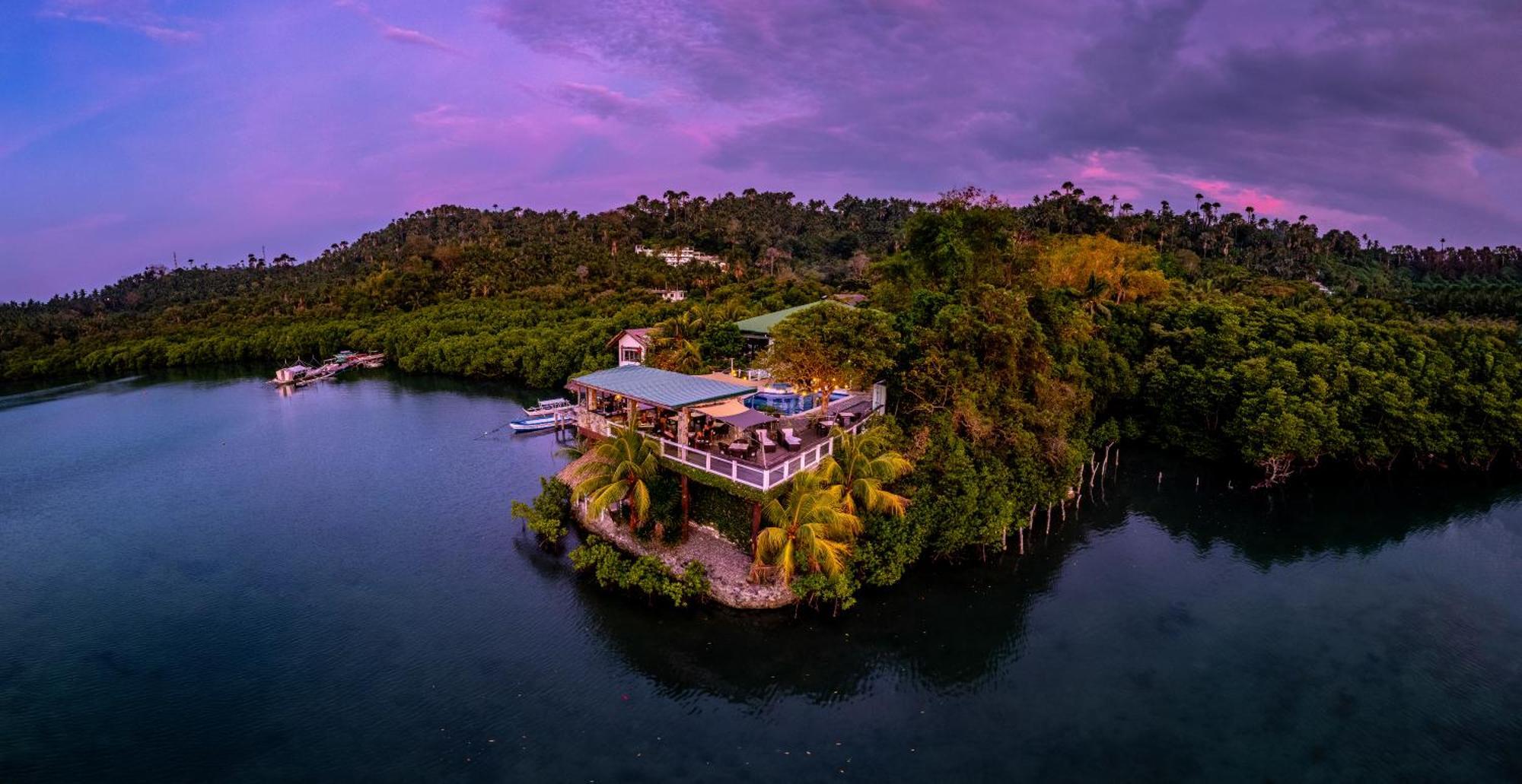 Edgewater Dive&Spa Resort Puerto Galera Exterior foto