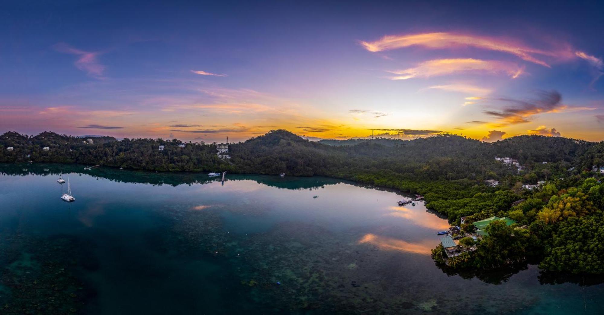 Edgewater Dive&Spa Resort Puerto Galera Exterior foto