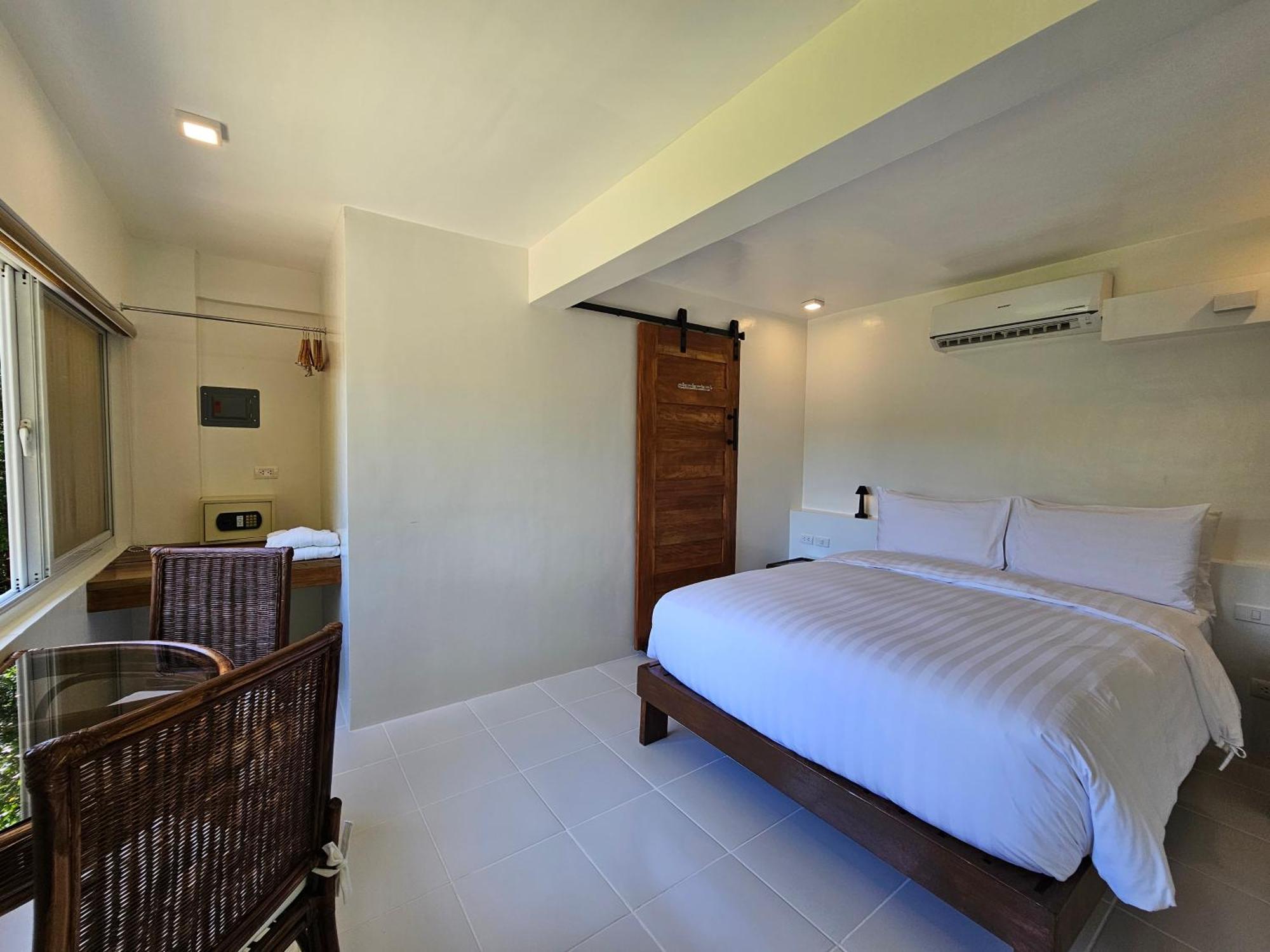 Edgewater Dive&Spa Resort Puerto Galera Exterior foto