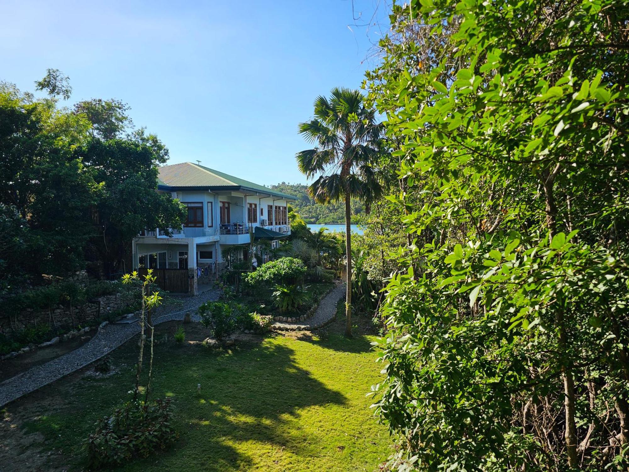 Edgewater Dive&Spa Resort Puerto Galera Exterior foto